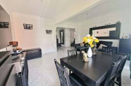 3-Bedroom Apartment – Rinchoa
Discover this spacious 3-bedroom apartment, located on the quiet and well-situated Rua da Choupaninha in Sintra