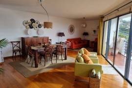 Three bedroom apartment For Rent Câmara de Lobos