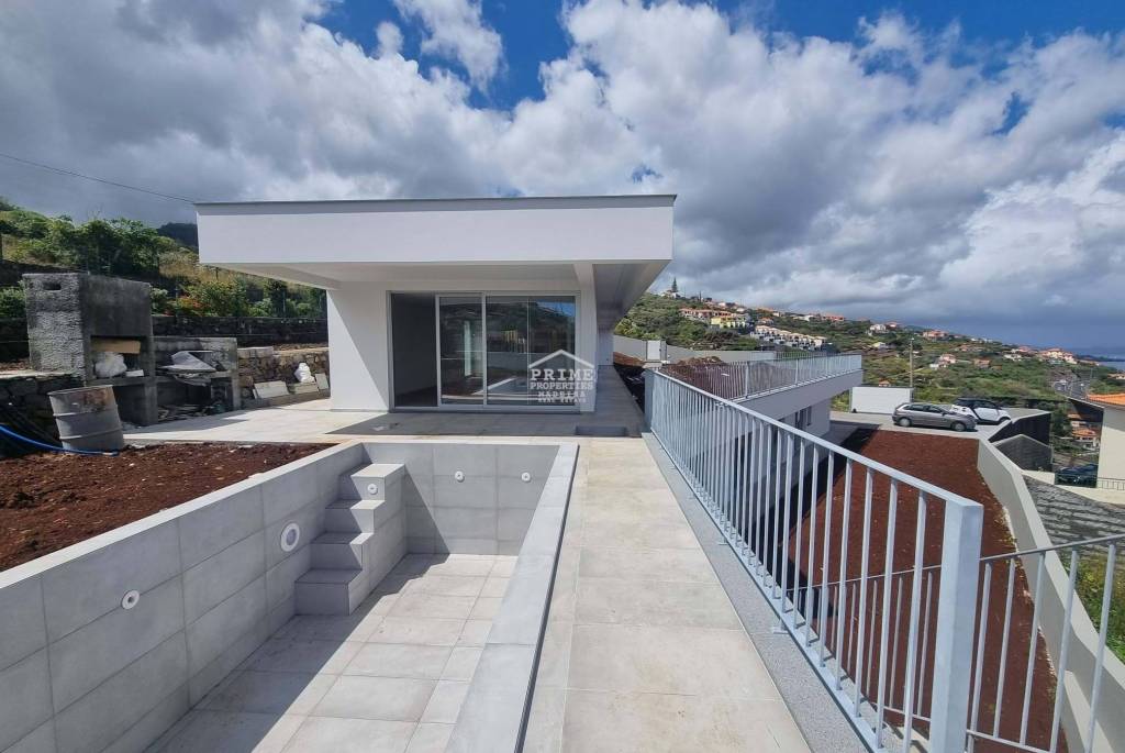 Modern Villa For Sale
