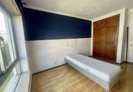 T4 with Box Garage – Rua Columbano Bordalo Pinheiro, Caldas da Rainha