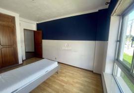 T4 with Box Garage – Rua Columbano Bordalo Pinheiro, Caldas da Rainha