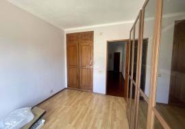T4 with Box Garage – Rua Columbano Bordalo Pinheiro, Caldas da Rainha