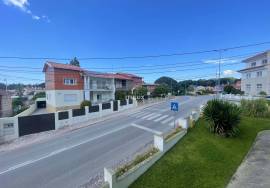 T4 with Box Garage – Rua Columbano Bordalo Pinheiro, Caldas da Rainha
