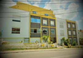 T4 with Box Garage – Rua Columbano Bordalo Pinheiro, Caldas da Rainha