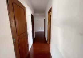 T4 with Box Garage – Rua Columbano Bordalo Pinheiro, Caldas da Rainha