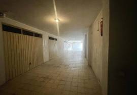 T4 with Box Garage – Rua Columbano Bordalo Pinheiro, Caldas da Rainha