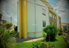 T4 with Box Garage – Rua Columbano Bordalo Pinheiro, Caldas da Rainha