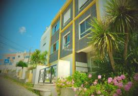T4 with Box Garage – Rua Columbano Bordalo Pinheiro, Caldas da Rainha