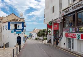 0 bedroom apartment with sea view located in downtown Albufeira, just a few meters from Peneco Beach