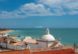 0 bedroom apartment with sea view located in downtown Albufeira, just a few meters from Peneco Beach