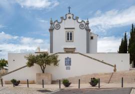 0 bedroom apartment with sea view located in downtown Albufeira, just a few meters from Peneco Beach
