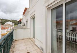 1 + 1 bedroom apartment with 1 parking lot and 2 private terraces located in the center of Tunis