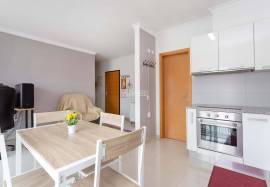 1 + 1 bedroom apartment with 1 parking lot and 2 private terraces located in the center of Tunis