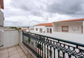 1 + 1 bedroom apartment with 1 parking lot and 2 private terraces located in the center of Tunis