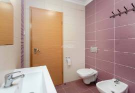 1 + 1 bedroom apartment with 1 parking lot and 2 private terraces located in the center of Tunis