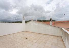 1 + 1 bedroom apartment with 1 parking lot and 2 private terraces located in the center of Tunis