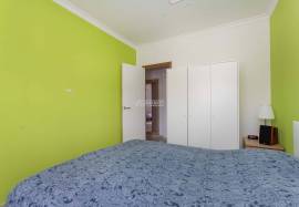 1 + 1 bedroom apartment with 1 parking lot and 2 private terraces located in the center of Tunis