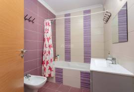 1 + 1 bedroom apartment with 1 parking lot and 2 private terraces located in the center of Tunis