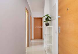 1 + 1 bedroom apartment with 1 parking lot and 2 private terraces located in the center of Tunis