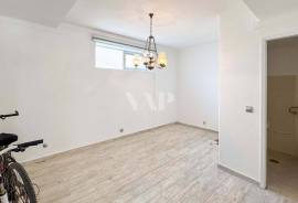 4 Bedroom Apartment with Large Terrace in Quarteira