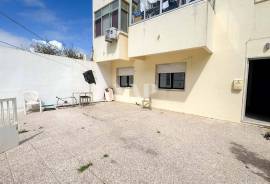 4 Bedroom Apartment with Large Terrace in Quarteira