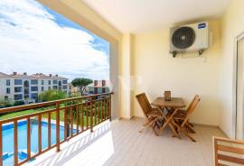 2 Bedroom Apartment with Pool on the Terraces of Pinhal, Vilamoura