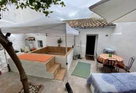 Lemon And Lime Patio Townhouse