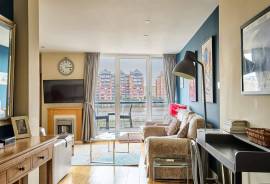 Stunning 2 Bed Riverview Apartment for Sale in Clove Hitch Quay, Battersea London