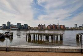 Stunning 2 Bed Riverview Apartment for Sale in Clove Hitch Quay, Battersea London