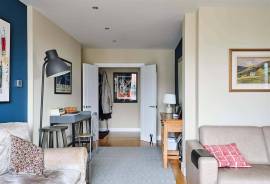 Stunning 2 Bed Riverview Apartment for Sale in Clove Hitch Quay, Battersea London