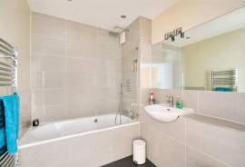 Stunning 2 Bed Riverview Apartment for Sale in Clove Hitch Quay, Battersea London