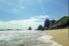 Excellent Beachfront Hotel 15 beds for Sale In Manabi