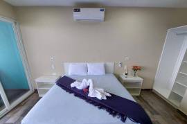 Excellent Beachfront Hotel 15 beds for Sale In Manabi