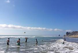 Excellent Beachfront Hotel 15 beds for Sale In Manabi