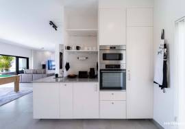 Modern Townhouse with Stunning Sea Views, Meia Praia, Lagos
