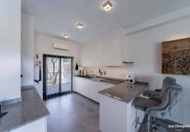 Modern Townhouse with Stunning Sea Views, Meia Praia, Lagos