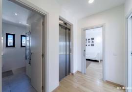 Modern Townhouse with Stunning Sea Views, Meia Praia, Lagos