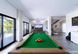Modern Townhouse with Stunning Sea Views, Meia Praia, Lagos