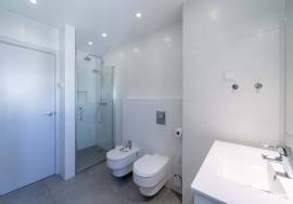 Modern Townhouse with Stunning Sea Views, Meia Praia, Lagos