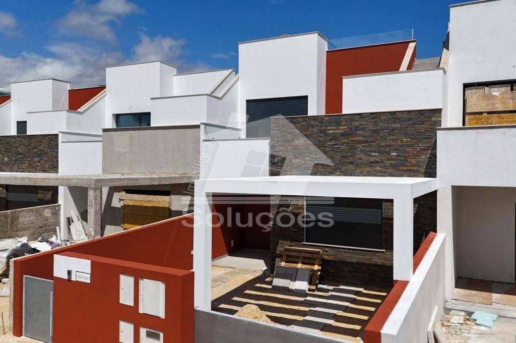 New 3 bedroom villa in Portimão