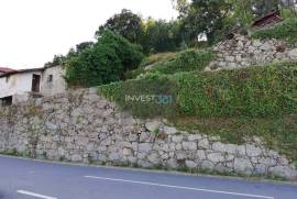 House with approved project Ponte da Barca