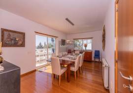 Stunning luxury 5-bedroom villa, located in the prestigious area of Alto Lagoal, Caxias - Oeiras Stunning luxury 5-bedroom villa, located in the prestigious area of Alto Lagoal, Caxias - Oeiras