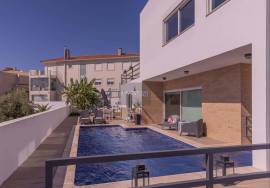 Stunning luxury 5-bedroom villa, located in the prestigious area of Alto Lagoal, Caxias - Oeiras Stunning luxury 5-bedroom villa, located in the prestigious area of Alto Lagoal, Caxias - Oeiras