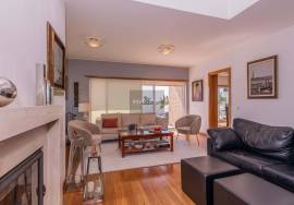 Stunning luxury 5-bedroom villa, located in the prestigious area of Alto Lagoal, Caxias - Oeiras Stunning luxury 5-bedroom villa, located in the prestigious area of Alto Lagoal, Caxias - Oeiras