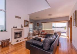 Stunning luxury 5-bedroom villa, located in the prestigious area of Alto Lagoal, Caxias - Oeiras Stunning luxury 5-bedroom villa, located in the prestigious area of Alto Lagoal, Caxias - Oeiras