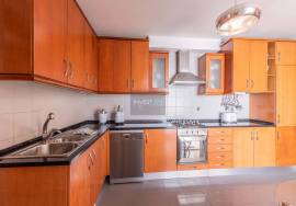 Stunning luxury 5-bedroom villa, located in the prestigious area of Alto Lagoal, Caxias - Oeiras Stunning luxury 5-bedroom villa, located in the prestigious area of Alto Lagoal, Caxias - Oeiras