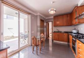 Stunning luxury 5-bedroom villa, located in the prestigious area of Alto Lagoal, Caxias - Oeiras Stunning luxury 5-bedroom villa, located in the prestigious area of Alto Lagoal, Caxias - Oeiras