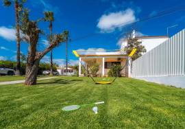 Prestige for Home – Luxury 4 bedroom villa with pool, garden, barbecue - in Quarteira