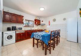 Prestige for Home – Luxury 4 bedroom villa with pool, garden, barbecue - in Quarteira