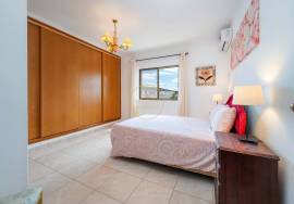 Prestige for Home – Luxury 4 bedroom villa with pool, garden, barbecue - in Quarteira